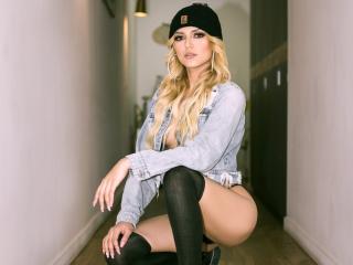 IvannaMiller - Live chat sex with this hairy vagina Sexy young lady 
