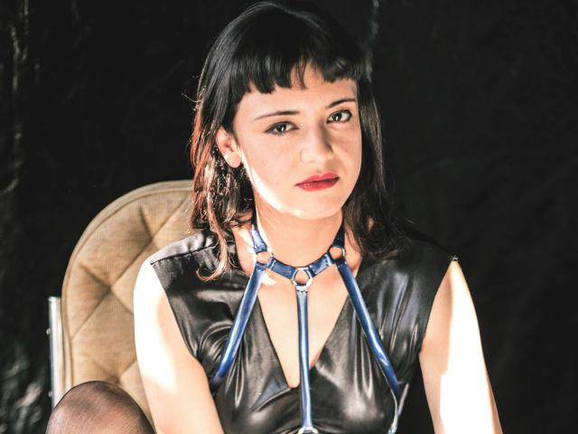 Marlaa - Webcam live hot with this little melon Dominatrix 