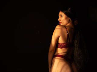 ViolletaSexy - Webcam sex avec cette Merveilleuse jeune camgirl française hot sud américaine sur le site Xlove 