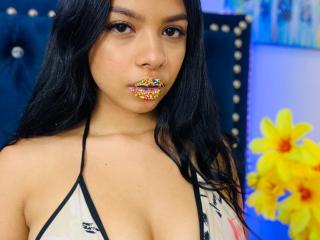 IsabelaXia - Webcam live exciting with this charcoal hair Nude teen 18+ 