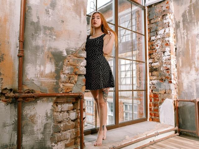 AnokiLeman - online chat nude with a standard build Nude young lady 