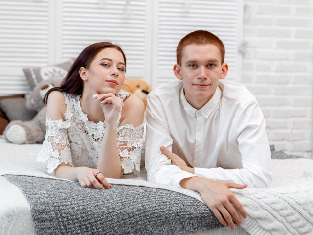 LauretAndViolette - Sexe cam en vivo - 8351220