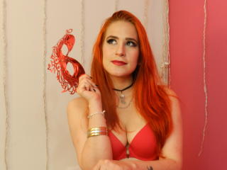 AmyRousseau - Chat live porno avec une Divine jeune beauté french à la chevelure rousse sur le site Xlovecam 