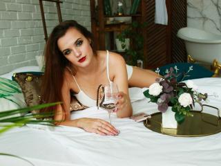 MelinaCole - Video chat exciting with this European X girl 