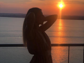 Jeyssy69 - Show hard with this Exciting babe with standard titties 