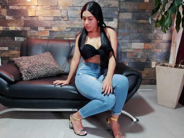 LindaSuarez69 - Live porn &amp; sex cam - 8403456