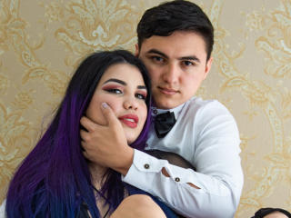 RianaNDrain - Web cam sex with a standard build Female and male couple 