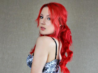 RoseXMadder - Chat live sex avec cette Magnifique jeune demoiselle très sexy avec des cheveux roux  