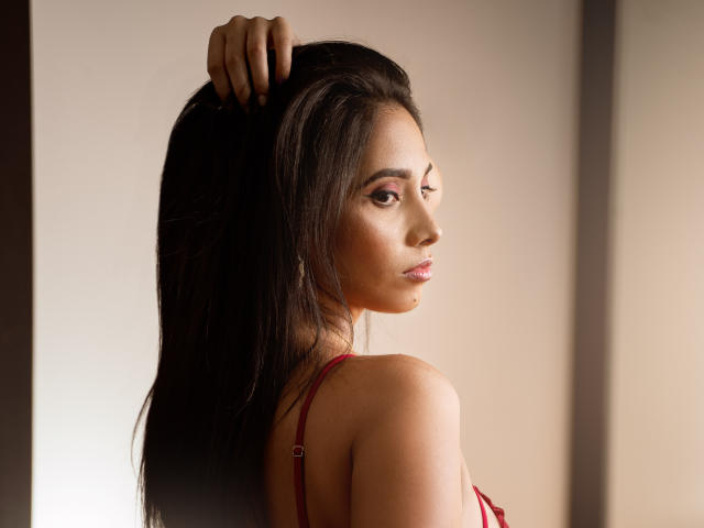 LucyGilmor - Live sexe cam - 8431680