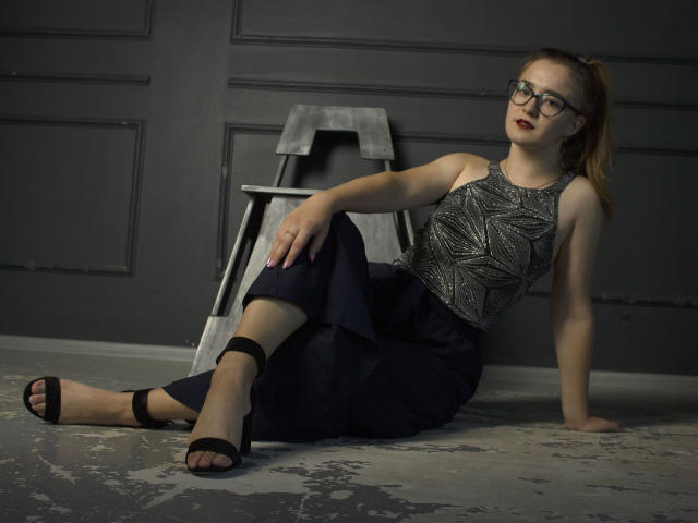 MelonyStrong - Live Sex Cam - 8436536