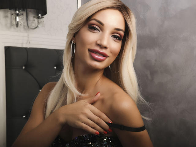 JoyfulAdalyn - Live xXx with this X 18+ teen woman with average hooters 