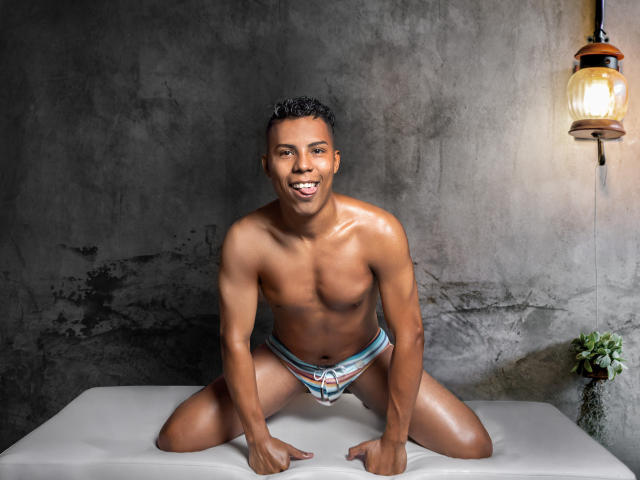BryanFlorez - Live porn &amp; sex cam - 8457568