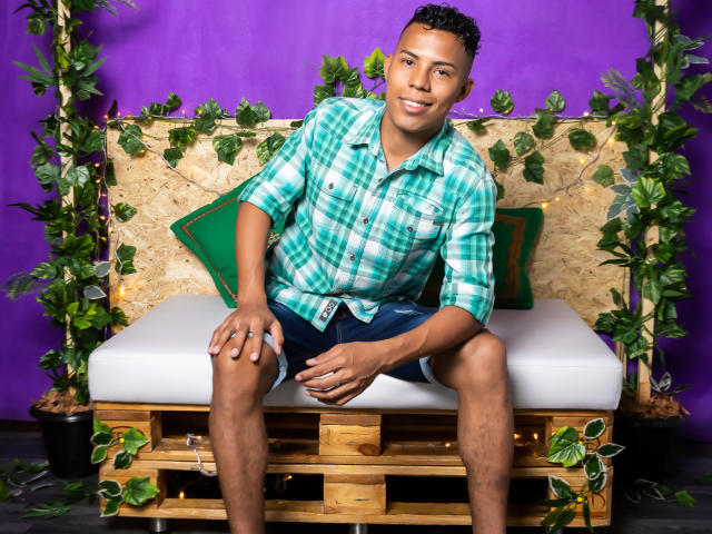 BryanFlorez - Live porn &amp; sex cam - 8457728