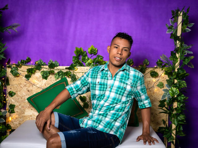 BryanFlorez - Live porn &amp; sex cam - 8457736