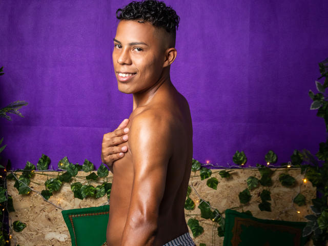 BryanFlorez - Live porn &amp; sex cam - 8457800