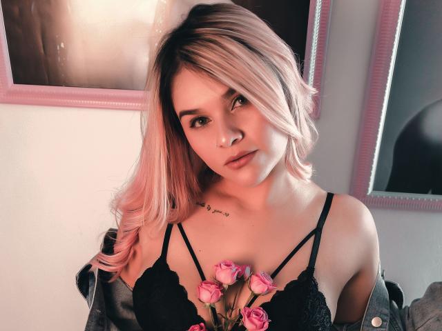 ValerieStone - Webcam live porn with a regular melon Hard 18+ teen woman 