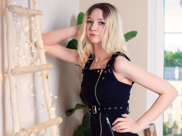 RinaStreams - Live porn &amp; sex cam - 8462224
