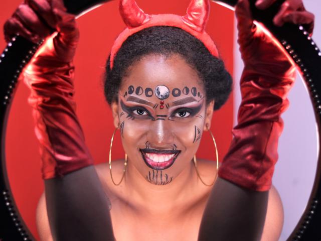 AllyssLovers - chat online sexy with this dark-skinned XXx teen 18+ 