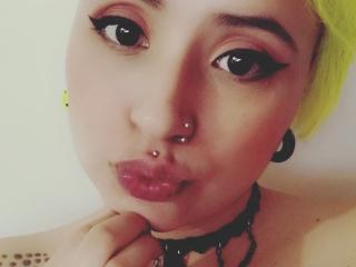 ToxicEmi - Live chat x with a latin X 18+ teen woman 