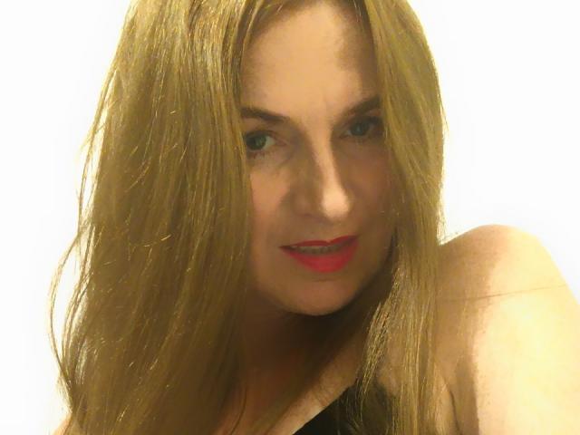 IrinaSpicy - Sexe cam en vivo - 8463344