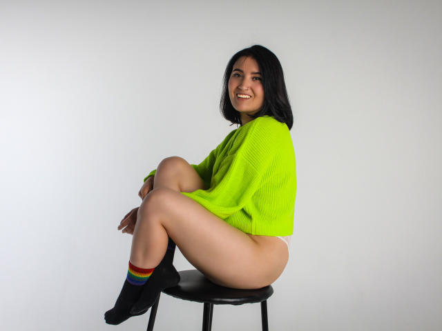 JessieStowne - chat online hot with a black hair Nude teen 18+ 