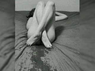 KiraSexySquirt - online chat exciting with this dark hair Sexy lady 