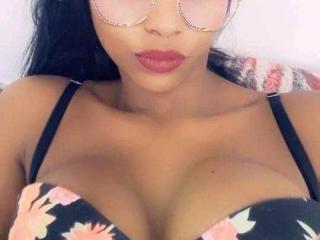 Cattyhotlove - Live cam intime avec cette Merveilleuse nana française en bonne condition physique  