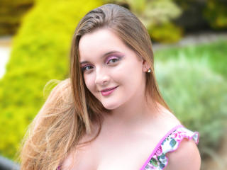 EylinBrook - Webcam xXx avec une Splendide jeune maîtresse french sexy à la chevelure ensoleillée  