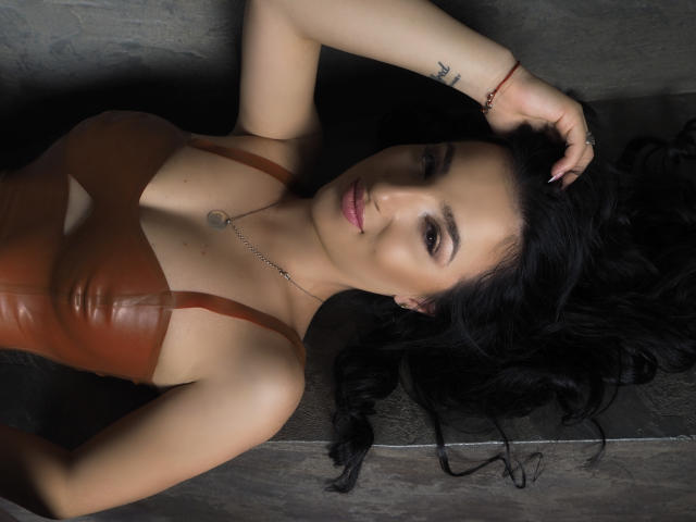 VivianArwen - Live Sex Cam - 8486176