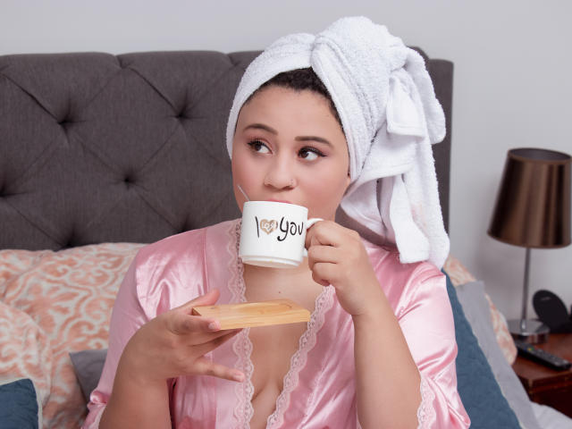 AbbyBbell - Web cam hot with this latin american Sexy young and sexy lady 