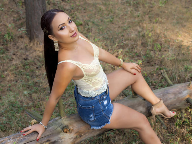 LucyQuin - Sexe cam en vivo - 8499556