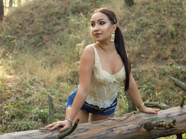 LucyQuin - Sexe cam en vivo - 8499560