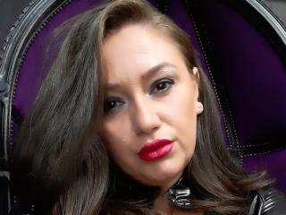 QueenIsis - Live sex with a European Fetish 