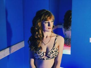 NikkyLowrense - Chat cam hot with this shaved private part XXx college hottie 