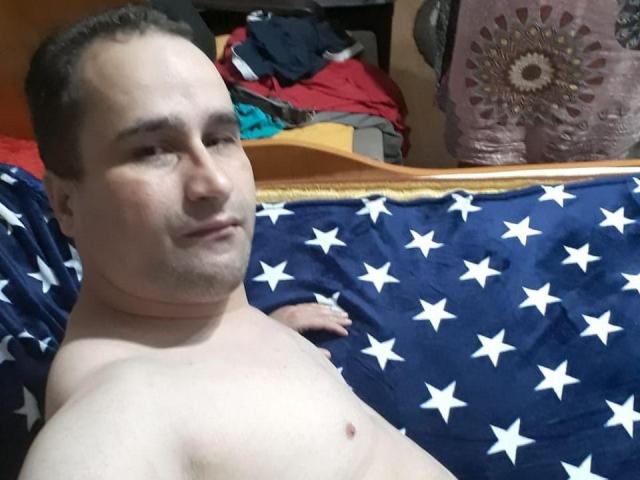 CharmingAlec - Porno na żywo i seks kamera - 8523520