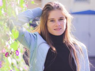 NyushaClark - Chat live exciting with a amber hair Hard babe 