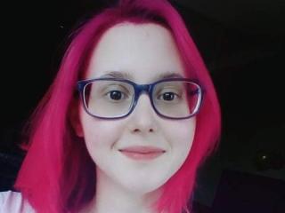 AliceXMay - Chat cam sexy avec cette Divine jeune demoiselle blanche sur le service Xlovecam.com 