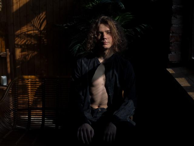 RobertWhites - Live Sex Cam - 8532404