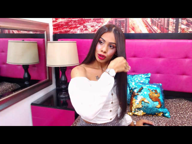 Dakkotha - Web cam sexe avec cette Transsexuel sud américaine  