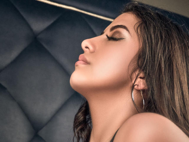 BiancaParisi - сексуальная веб-камера в реальном времени - 8542200