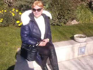 LadyHoney - chat online xXx with a being from Europe Hard mom 