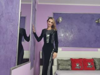 PlayfulErica - chat online xXx with this gold hair Lady 