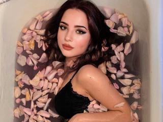 AshleyAdamson - Spectacle sexy avec cette Chaude model française bien roulée fine  