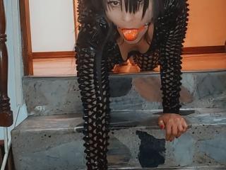 KassySweet - Live chat intime avec cette Incroyable jeune cochonne française bien roulée athlétique sur le service Xlovecam 