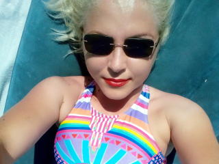 DominaDesire - Webcam live en direct avec une Dominatrice blanche sur le site XloveCam 