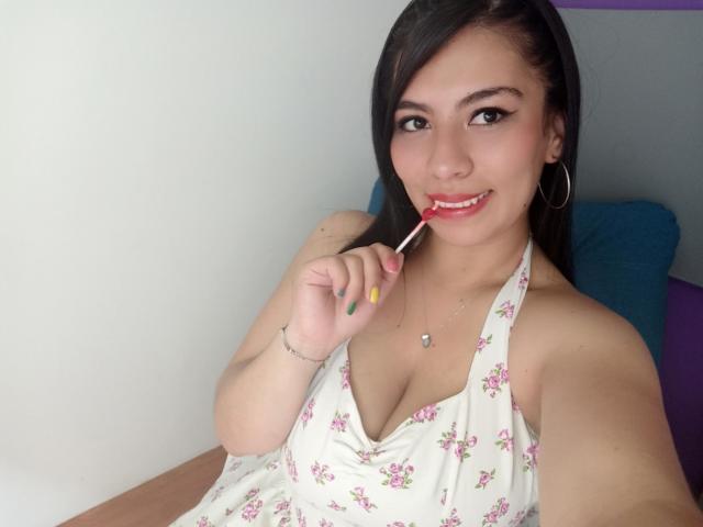 VictoriaSquirt - Video chat hot with this black hair Lady 