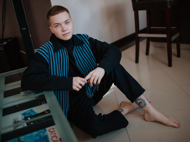 JulianMccoy - сексуальная веб-камера в реальном времени - 8583932