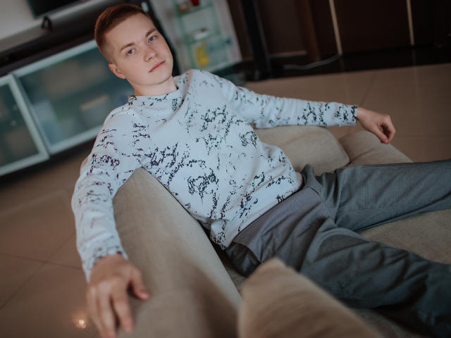 JulianMccoy - сексуальная веб-камера в реальном времени - 8583936