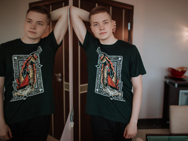 JulianMccoy - Sexe cam en vivo - 8583944