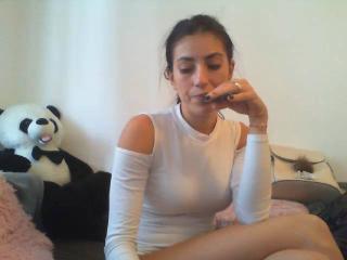 KarlaSweetk - Webcam porn with a Hard 18+ teen woman with regular tits 